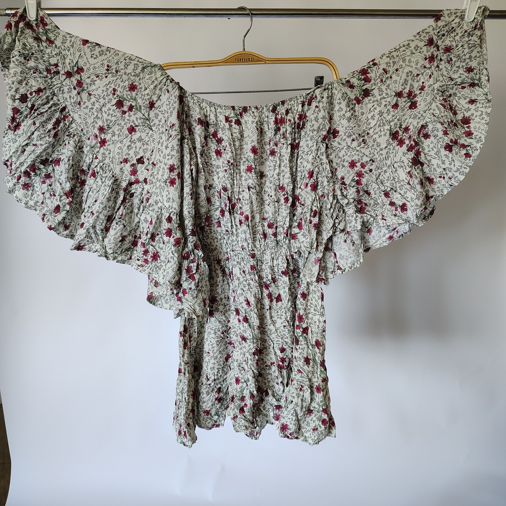 Jars Pink and Green Ruffled Flutter Sleeve Blouse
